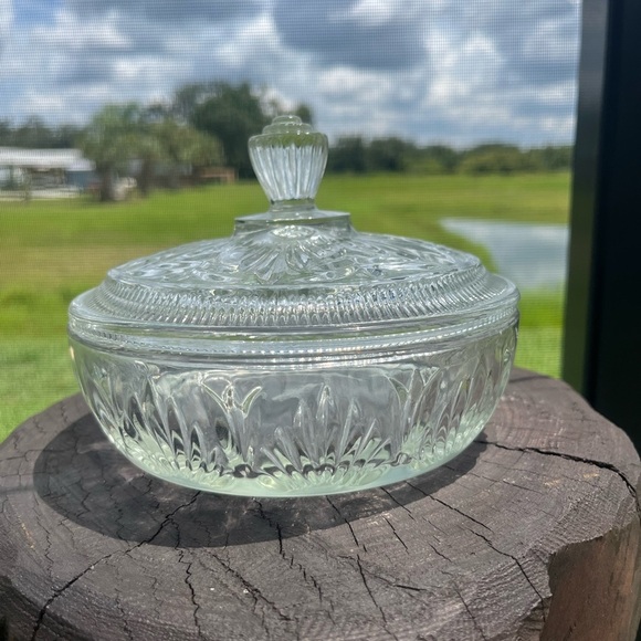 Avon Crystal Glass Lidded Bowl - Picture 6 of 15
